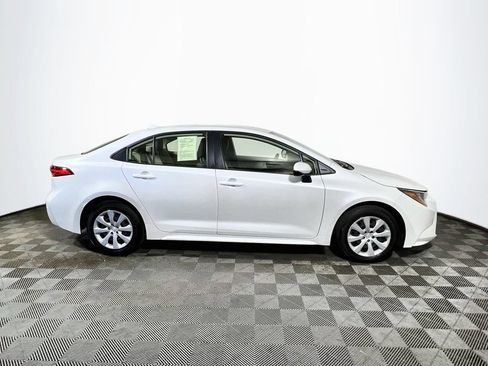 Certified 2025 Toyota Corolla LE FWD image 8