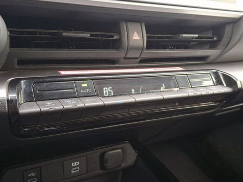 Used 2023 Toyota Prius LE image 17