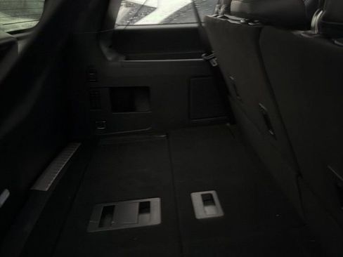 Used 2021 Lincoln Navigator L Reserve w/ Cargo Convenience Package image 9