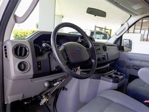 Used 2011 Ford E-150 and Econoline 150 RWD image 9