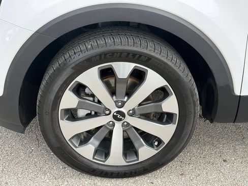 Used 2022 Kia Telluride EX w/ EX Premium Package FWD image 10