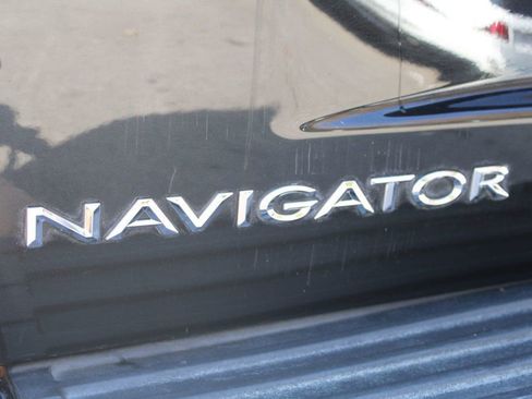 Used 2015 Lincoln Navigator 2WD image 10