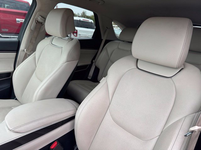 Used 2025 Genesis GV70 2.5T AWD/4WD image 11