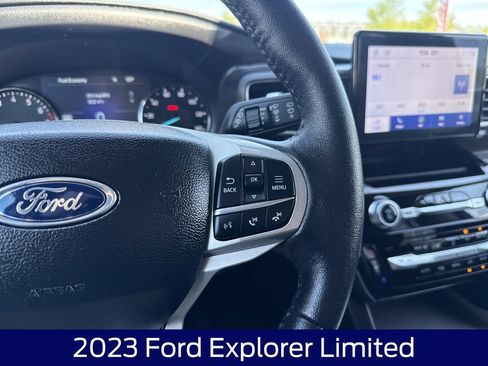 Used 2023 Ford Explorer Limited w/ Equipment Group 301A AWD/4WD image 22
