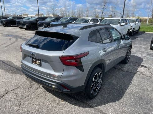 Used 2024 Chevrolet Trax RS w/ Sunroof Package image 7