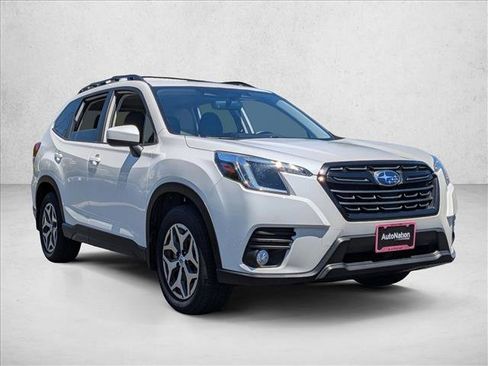 Used 2023 Subaru Forester Premium AWD/4WD image 3