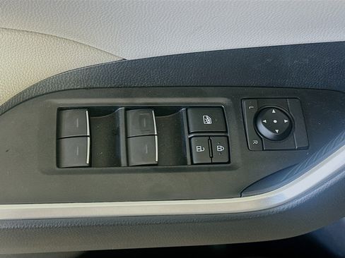 Used 2025 Toyota RAV4 XLE w/ Convenience Package FWD image 15