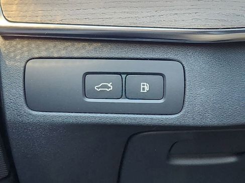 New 2026 Volvo XC90 T8 Ultra w/ Protection Package Premier image 11