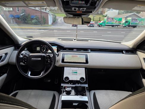 Used 2018 Land Rover Range Rover Velar R-Dynamic SE AWD/4WD image 19