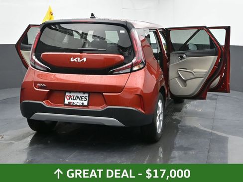Used 2025 Kia Soul LX w/ LX Technology Package FWD image 61