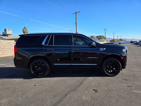 Used 2023 GMC Yukon Denali w/ Denali Reserve Package image 7