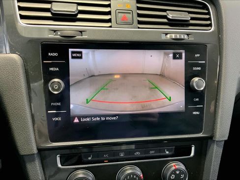Used 2018 Volkswagen Golf SE FWD image 26