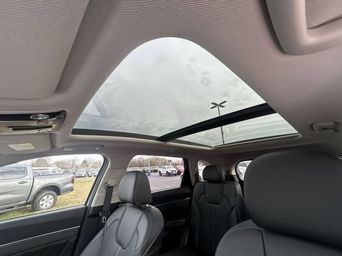 Used 2023 Kia Sorento SX image 28