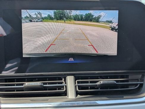 Used 2025 Chevrolet Trax LT FWD image 25