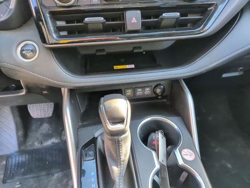 Certified 2024 Toyota Highlander XLE FWD image 21