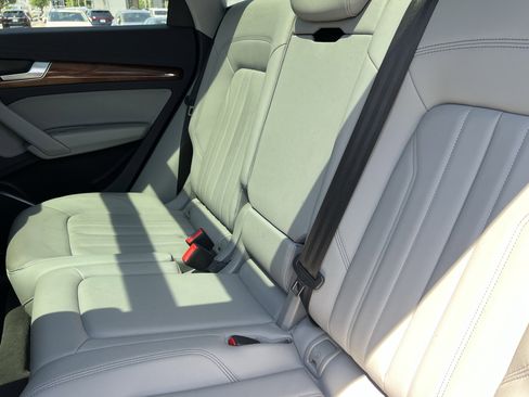 Used 2023 Audi Q5 2.0T Premium w/ Convenience Package AWD/4WD image 34