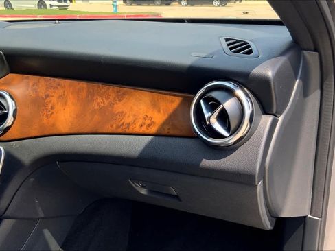 Used 2019 Mercedes-Benz GLA 250 image 16