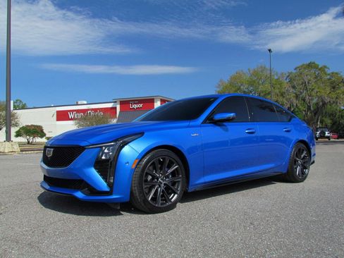 Used 2025 Cadillac CT5 V RWD image 3