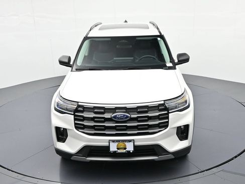 Used 2025 Ford Explorer Active w/ Active Comfort Package AWD/4WD image 17