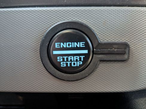 Used 2021 Ford Bronco Black Diamond image 19