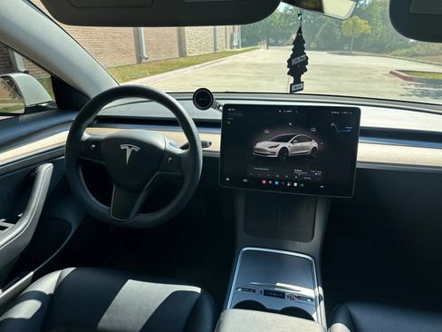 Used 2023 Tesla Model 3 Standard Range RWD image 11