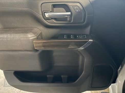 Used 2023 Chevrolet Silverado 2500 LT w/ Snow Plow Prep/Camper Package image 8