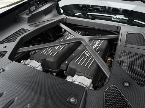 Used 2016 Lamborghini Huracan LP 580-2 RWD image 30