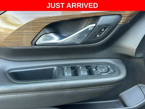 Used 2021 GMC Terrain SLE w/ Driver Convenience Package FWD image 13