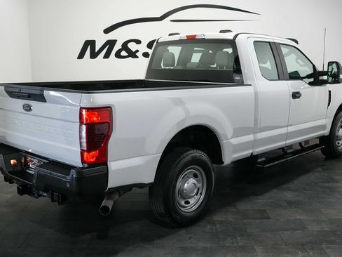 Used 2022 Ford F250 XL w/ Power Equipment Group RWD image 4