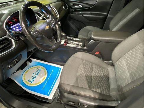 Used 2019 Chevrolet Equinox LT w/ Sun & Navigation Package image 10