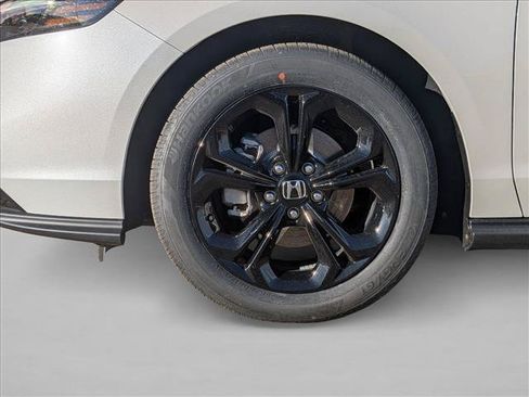 Used 2025 Honda Accord SE image 10