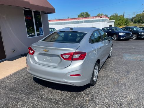 Used 2018 Chevrolet Cruze LS image 6