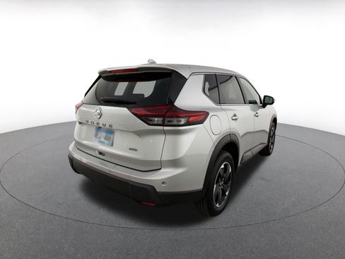 Used 2025 Nissan Rogue SV AWD/4WD image 11