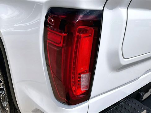 Used 2025 GMC Sierra 1500 SLT AWD/4WD image 29