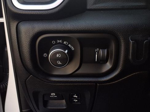 Used 2020 RAM 1500 Big Horn image 13