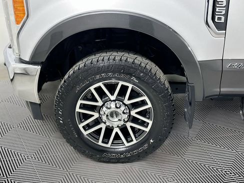 Used 2019 Ford F350 Lariat w/ Lariat Ultimate Package AWD/4WD image 25