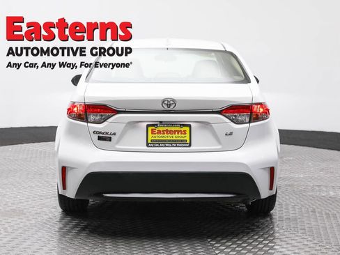 Used 2020 Toyota Corolla LE image 6