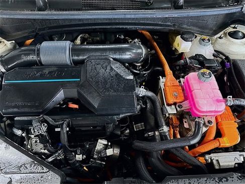 Used 2023 Kia Sportage LX image 9