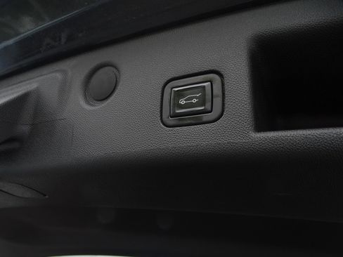 Used 2022 Chevrolet Equinox LT AWD/4WD image 10