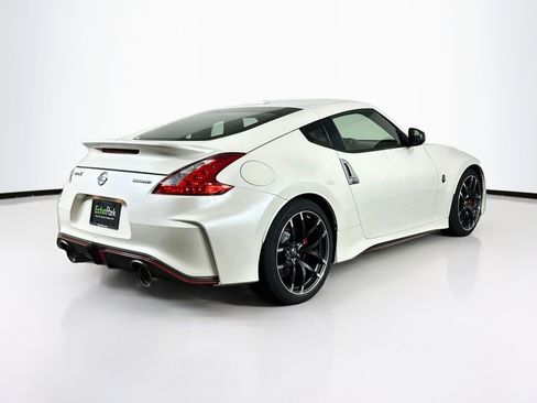 Used 2016 Nissan 370Z NISMO RWD image 9