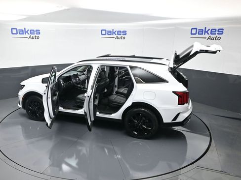 Certified 2023 Kia Sorento SX image 63
