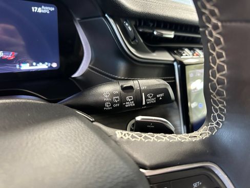 Used 2024 Jeep Grand Cherokee Limited RWD image 22