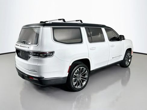 Used 2022 Jeep Grand Wagoneer Series III w/ HD Trailer Tow Package AWD/4WD image 7