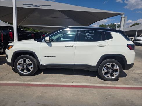 Used 2021 Jeep Compass Limited AWD/4WD image 4