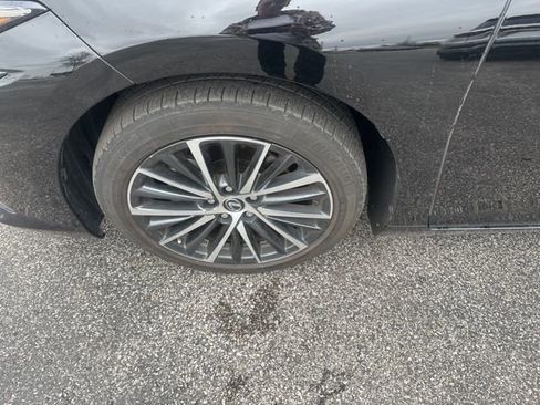 Used 2023 Lexus ES 300h w/ Premium Package image 9