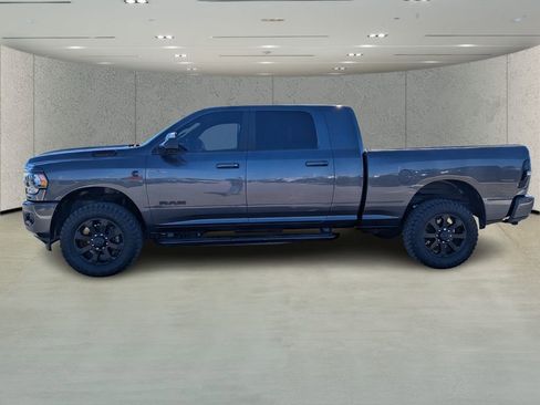 Used 2022 RAM 2500 Big Horn w/ Night Edition image 6