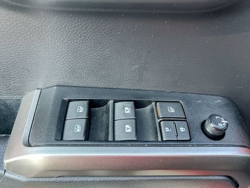 Used 2023 Toyota Tacoma SR5 RWD image 13