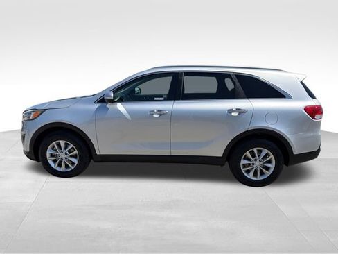 Used 2016 Kia Sorento FWD image 4