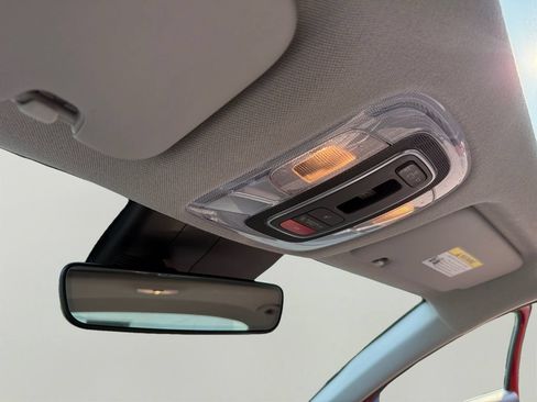 Used 2025 Hyundai Elantra Limited FWD image 21