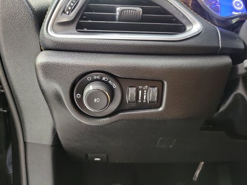 Used 2021 Chrysler Pacifica Pinnacle AWD/4WD image 13
